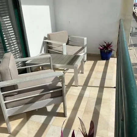 Atlantic Lodge, 1ª Linha De Praia! Апартаменты *